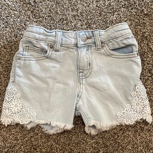 Kids Cat & Jack XS 4/5 denim white wash lace shorts